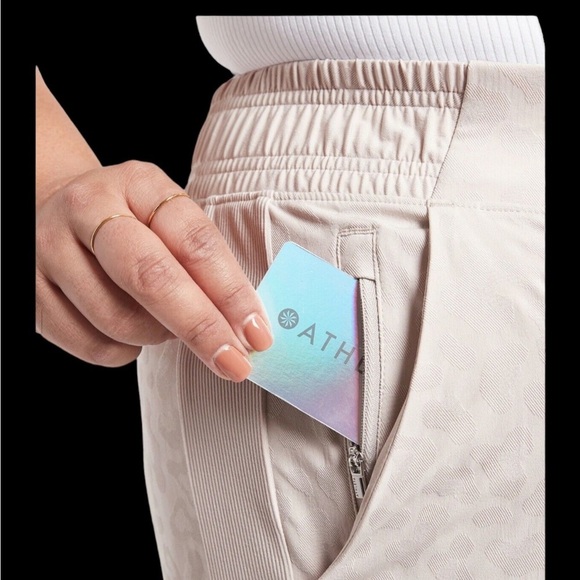 Women’s Athleta 18 Brooklyn Comfortable Joggers Pants Camo Beige Ankle Stretch - Picture 7 of 16